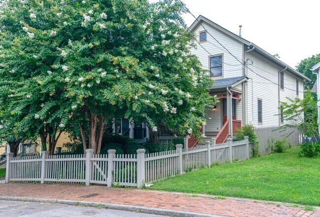 Building Photo - 1320 7th Ave N