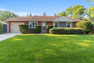 Building Photo - 697 Hickory Dr