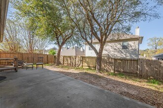 Building Photo - 2202 Highland Crossing Dr