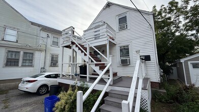 Building Photo - 19 Portsmouth Ave