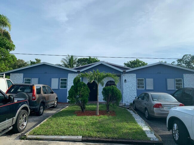 Foto del edificio - 215 SW 2nd Ave