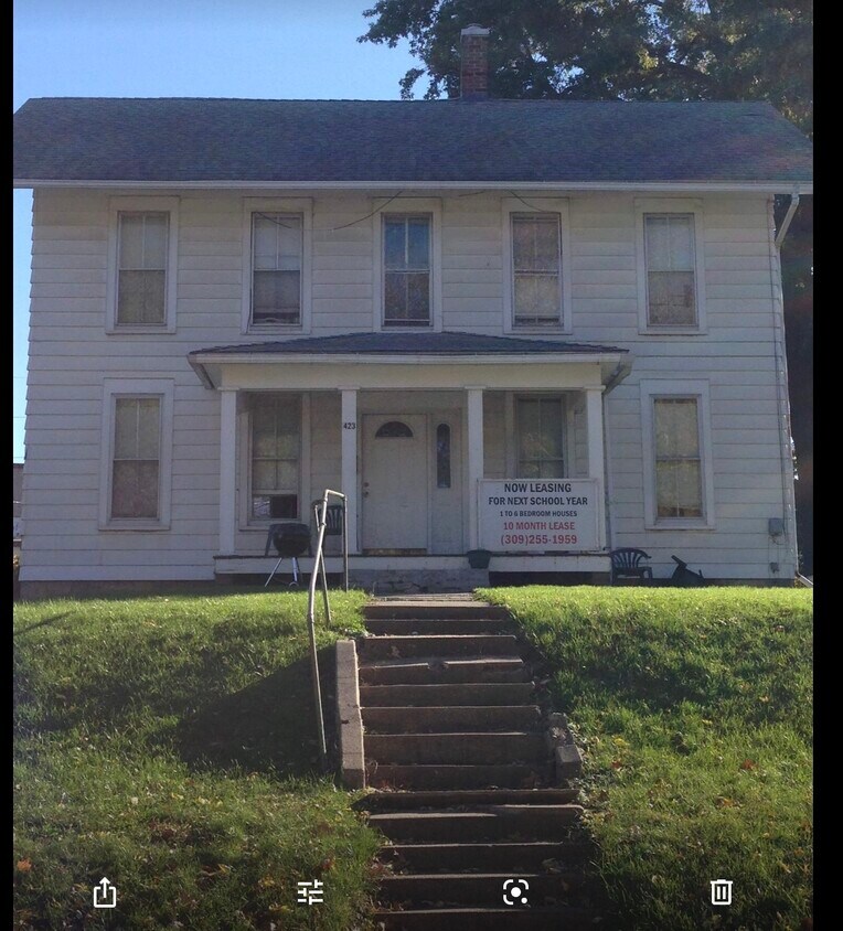 Primary Photo - 423 W Calhoun St