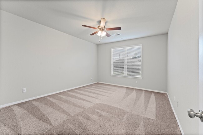 Foto del edificio - 10818 Catclaw Ct