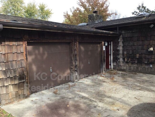 Building Photo - 4605 S Crysler Ave