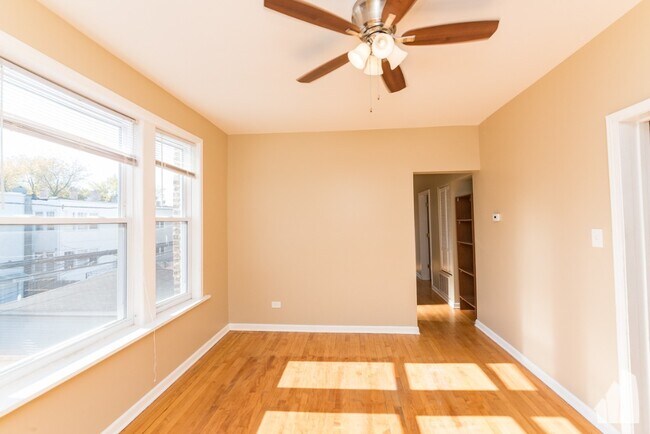 Building Photo - 2614 N Springfield Ave