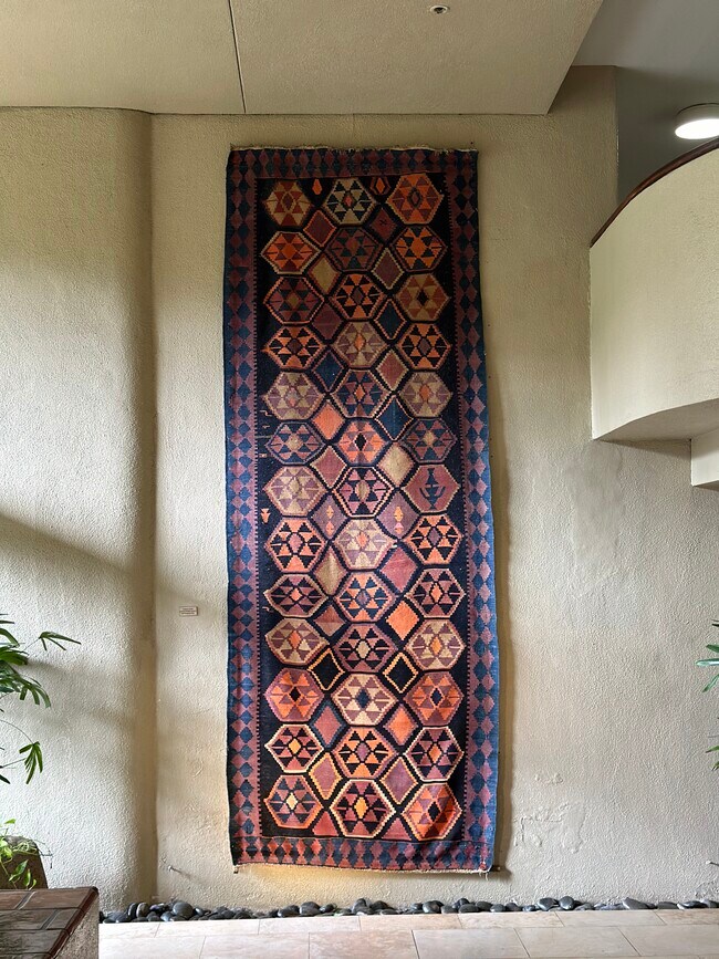 Lobby - 60 N Beretania St