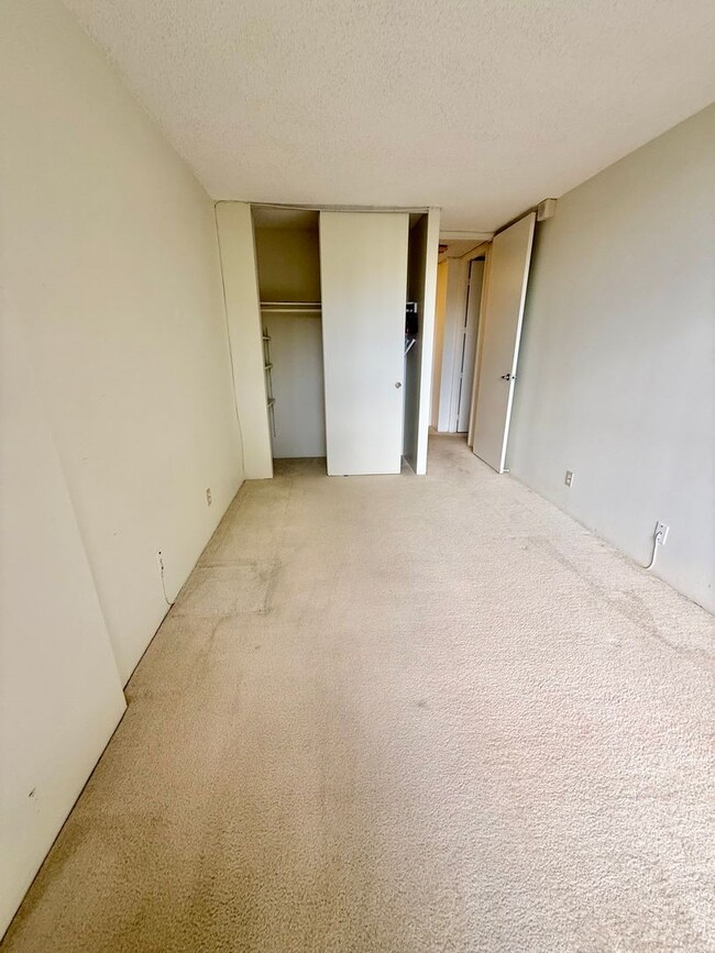 Building Photo - 2 bedroom 2 bath Condo in Regency Park on ...