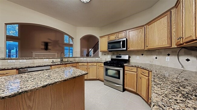 Building Photo - 2114 Winding Hollow Dr