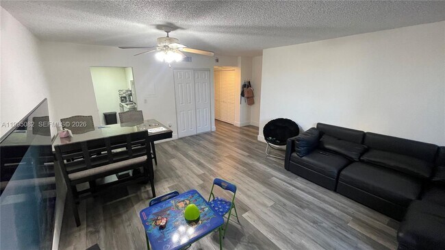 Building Photo - 10801 SW 109th Ct