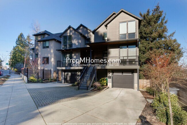 Foto del edificio - Mt. Tabor Three Bedroom Stunner!
