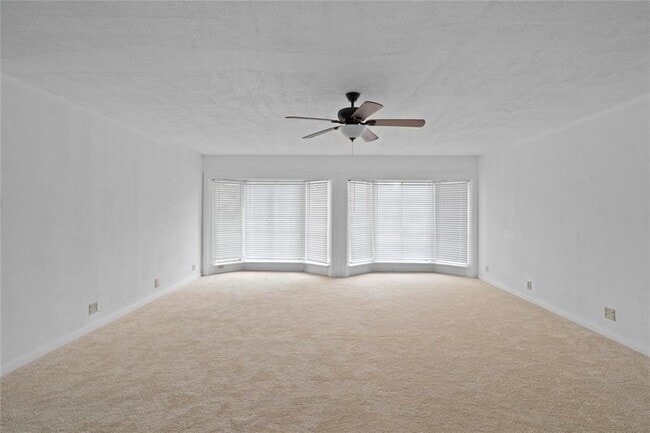 Building Photo - 12217 Palmbeach St