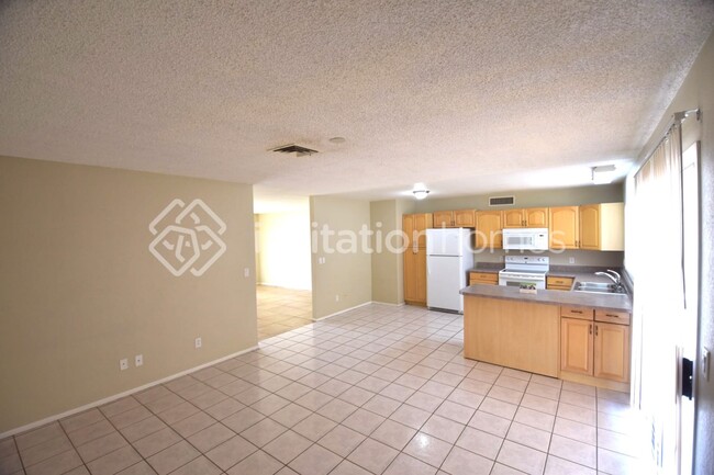 Foto del edificio - 7108 W Mulberry Dr
