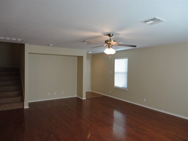 Foto del edificio - 270 New Country Rd