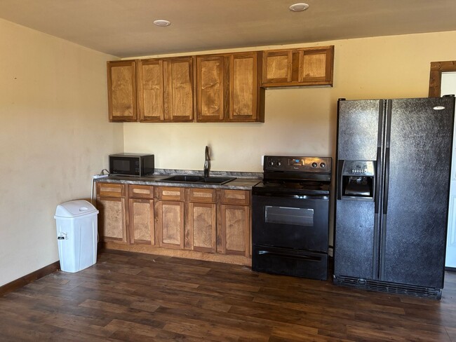 Building Photo - 2/1 Barndominium on Two Acre Horse Ranch i...