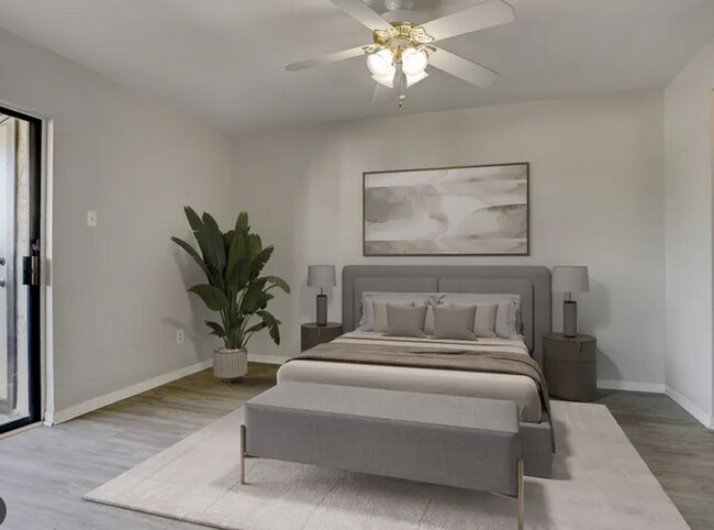 Foto del edificio - 3015 Walnut Bend Ln