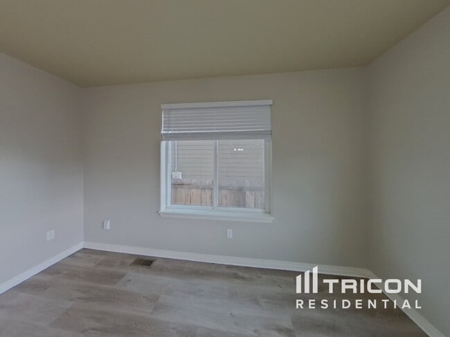 Foto del edificio - 9934 Silver Stirrup Dr