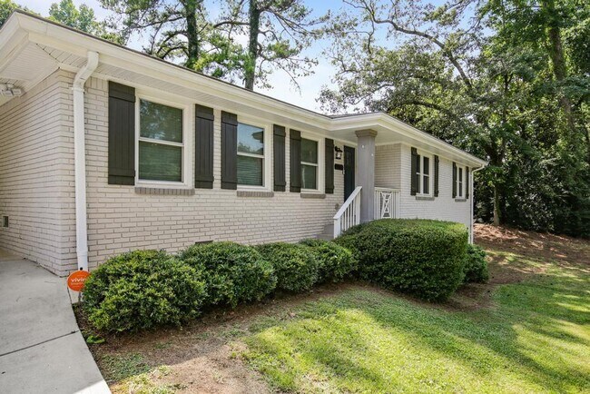 Foto del edificio - 2855 Briarlake Rd NE