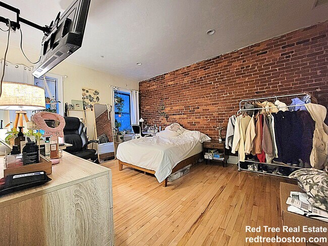 Foto del edificio - 1203 Beacon St