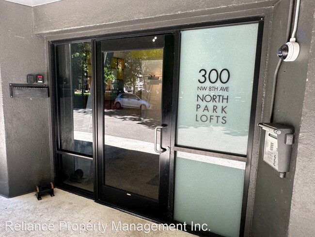Building Photo - 1 br, 1 bath House - 300 NW 8th Ave.  Unit...