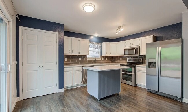 Foto del edificio - 7918 Bitternut Dr