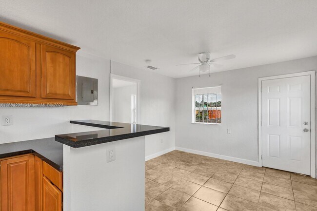 Foto del edificio - 6221 NW Miami Ct