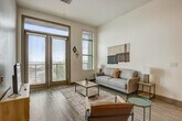 Foto principal - 555 N College Ave