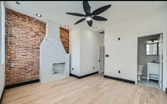 Big room pic2 - 1614 E Lanvale St