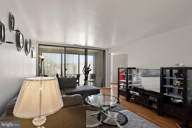Foto del edificio - 8661 Greenbelt Rd