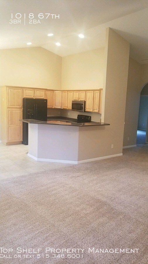 Building Photo - House for rent in Windsor Heights