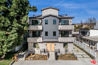 Building Photo - 10823 Morrison St