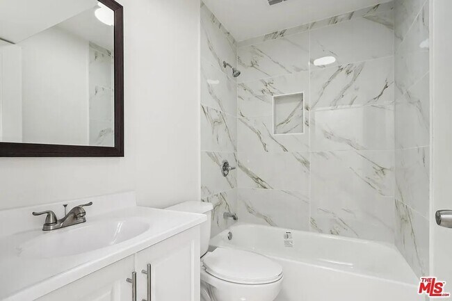 Foto del edificio - 1673 E 111th St