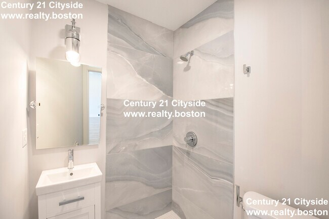 Building Photo - 275 Webster St