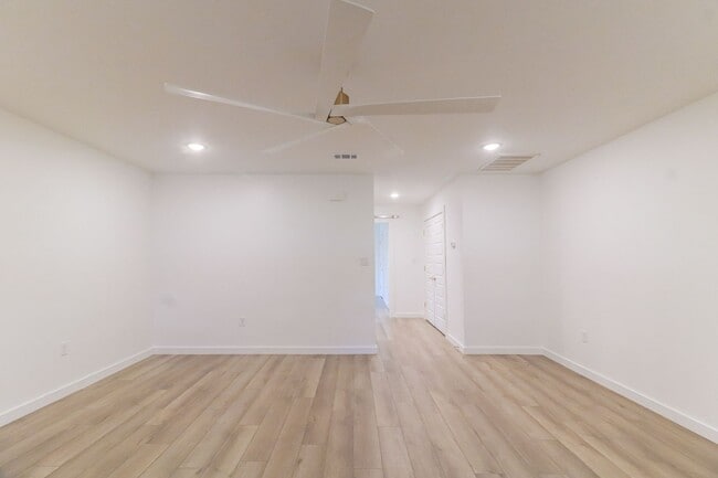 Building Photo - Luxury 1 Bedroom Downtown Jonesboro!