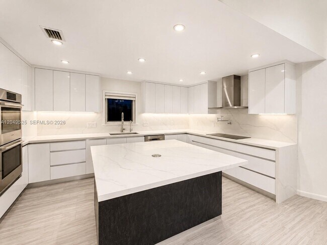 Building Photo - 2616 Oakbrook Ct