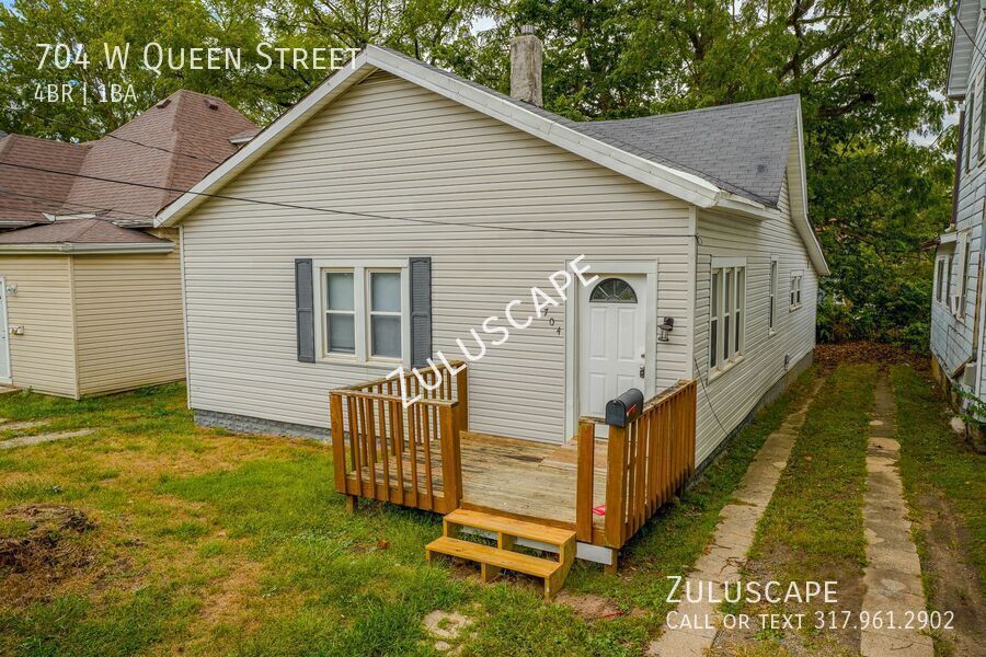 Primary Photo - 2 months Free Months Rent!.....704 W. Quee...