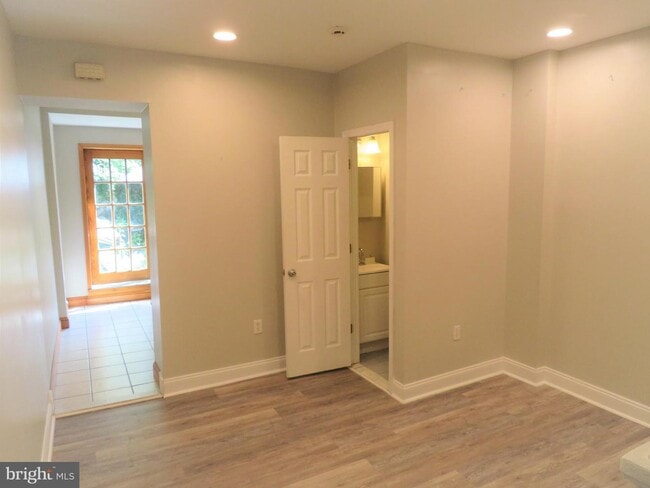 Building Photo - 4853 Umbria St
