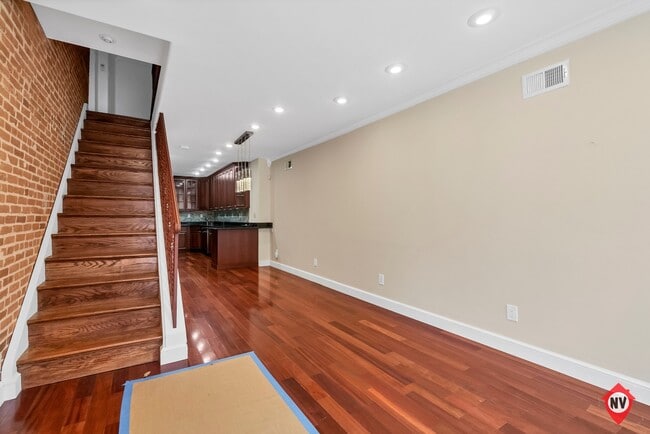 Building Photo - 3 Bedroom, 2.5 Bathroom Townhouse in Canton