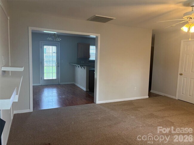 Building Photo - 1426 Peach Park Ln