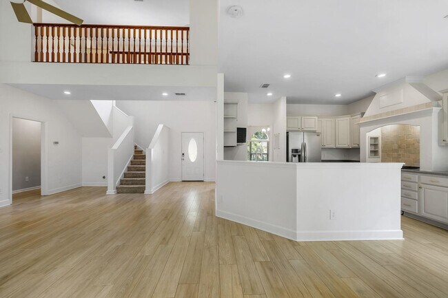 Building Photo - 848 Eagle View Dr