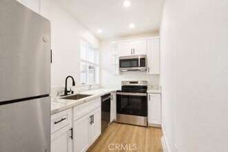 Building Photo - 625 Orizaba Ave