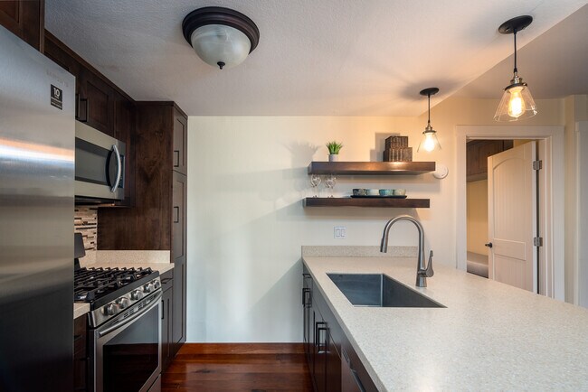 Foto del edificio - 2655 Ridge Ln