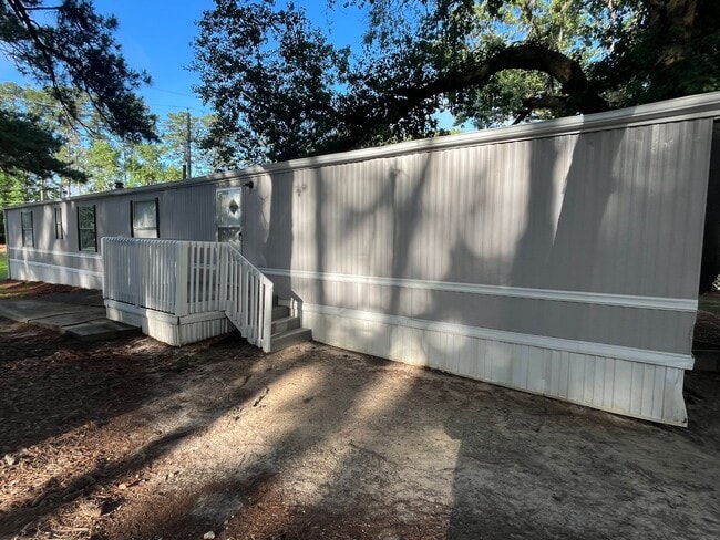 Building Photo - Grove Point Mobile Homes
