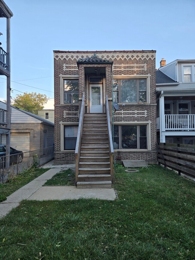 Building Photo - 1915 N Karlov Ave