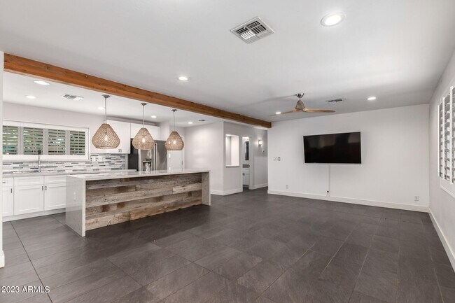 Foto del edificio - 2629 N 68th St