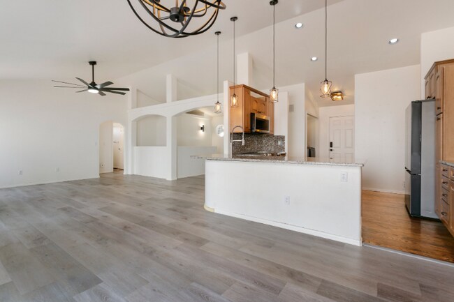 Foto del edificio - 8946 Oakmont Rd