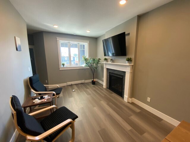 Photo du bâtiment - 616 Lambert Ave