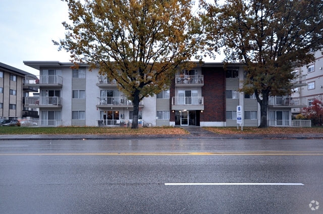 Building Photo - Pandosy Square Apartments