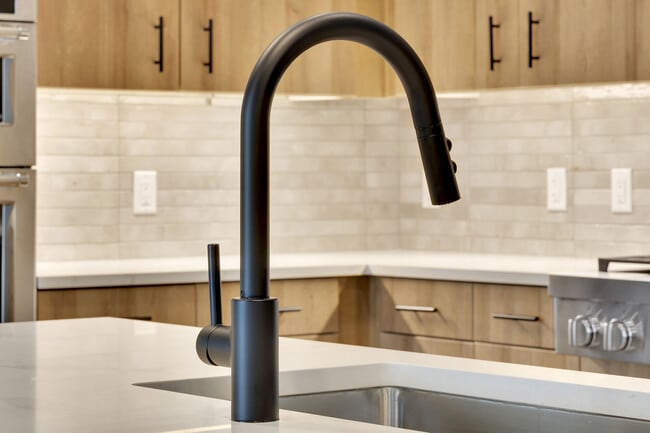 Building Photo - Ten50