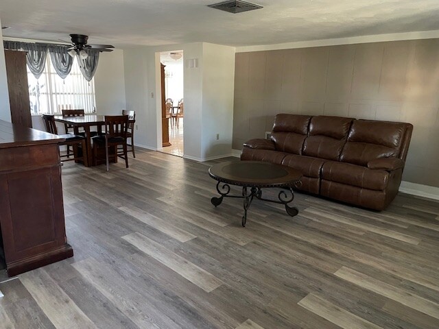 Building Photo - 3720 Cockatoo Dr