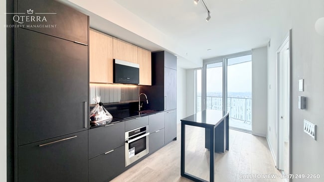 Building Photo - 1 Fairview Rd E